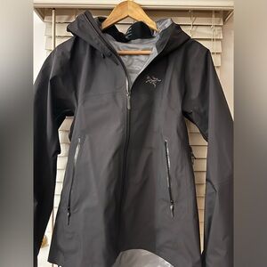 Arc’teryx Beta Lightweight Jacket